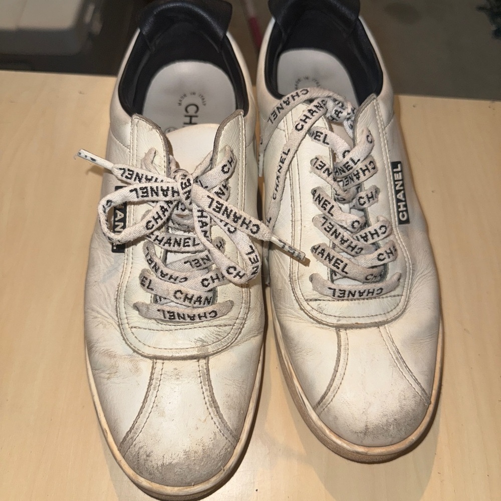 Aut CHANEL White Leather Lace Up Weekend Sneakers size 39.5